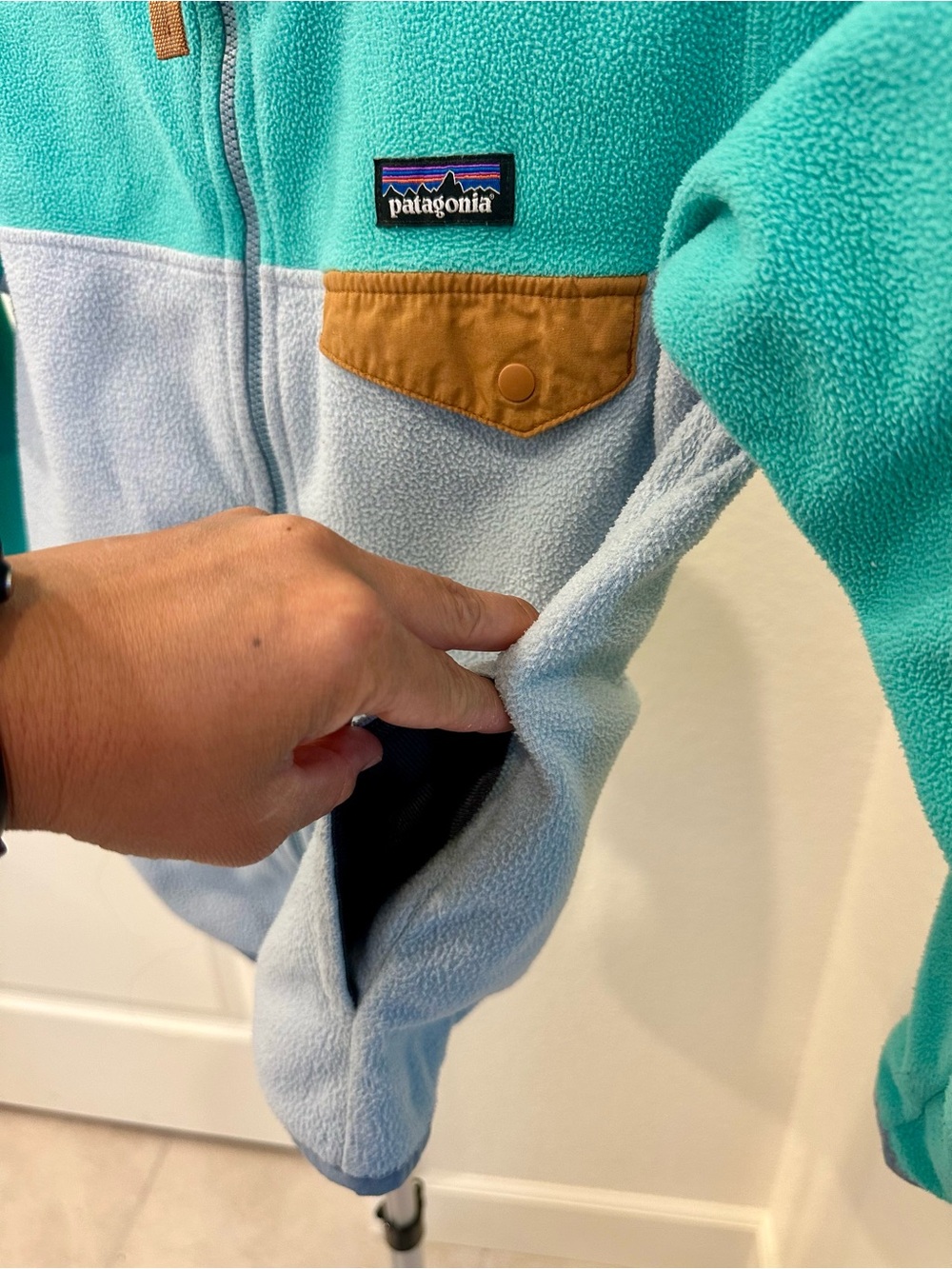 Patagonia Kids' Micro D Snap-T Fleece Jacket in Aqua size S - Picture 5 of 11